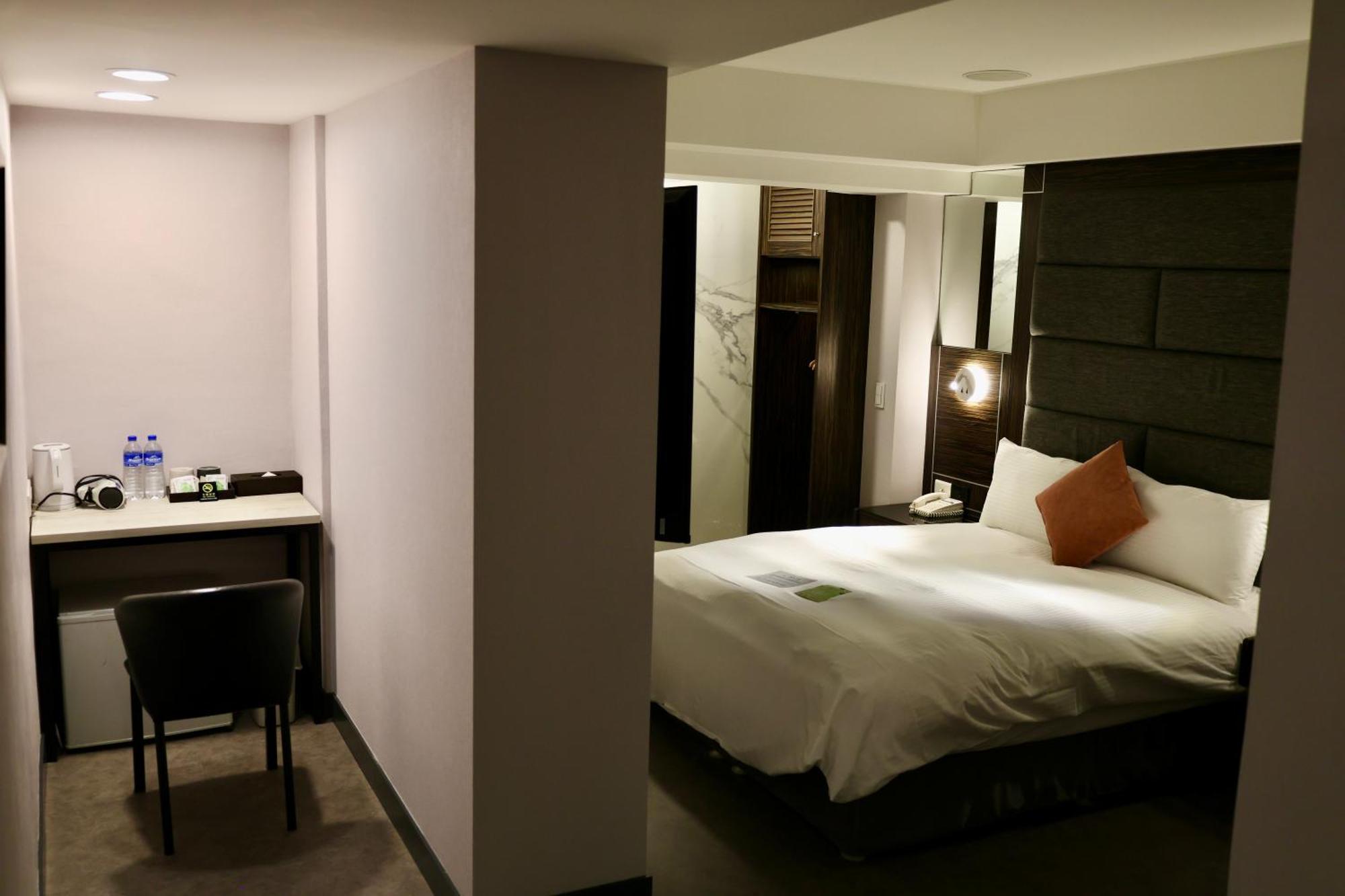 Hub Hotel - Zhongshan Branch Đài Bắc Ngoại thất bức ảnh